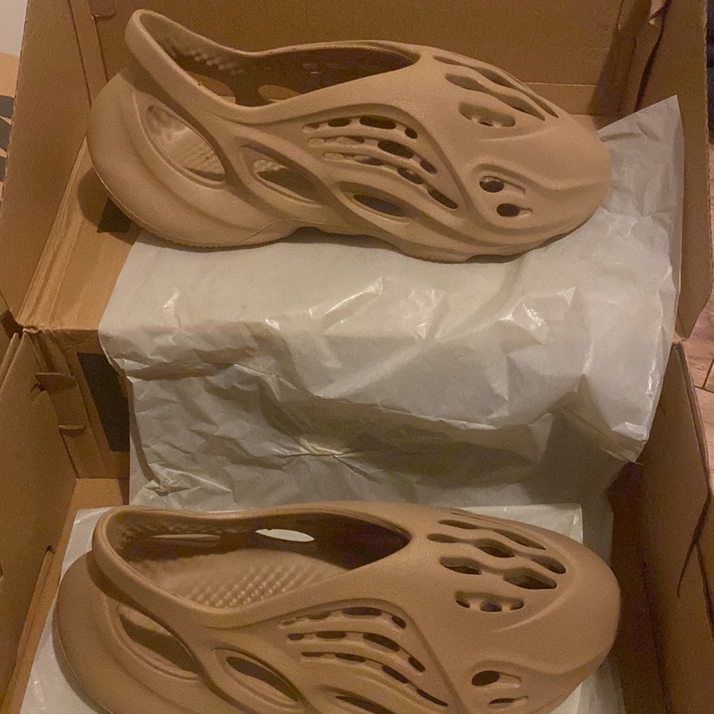 YEEZY FOAM RNNER